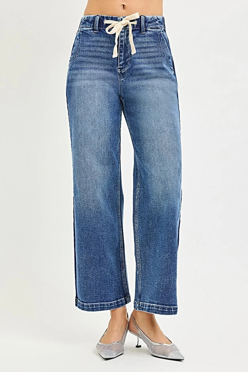 Geef je stijl een boost met de RISEN Elastic Band Wide Leg Jeans - High Rise & Cropped Fit