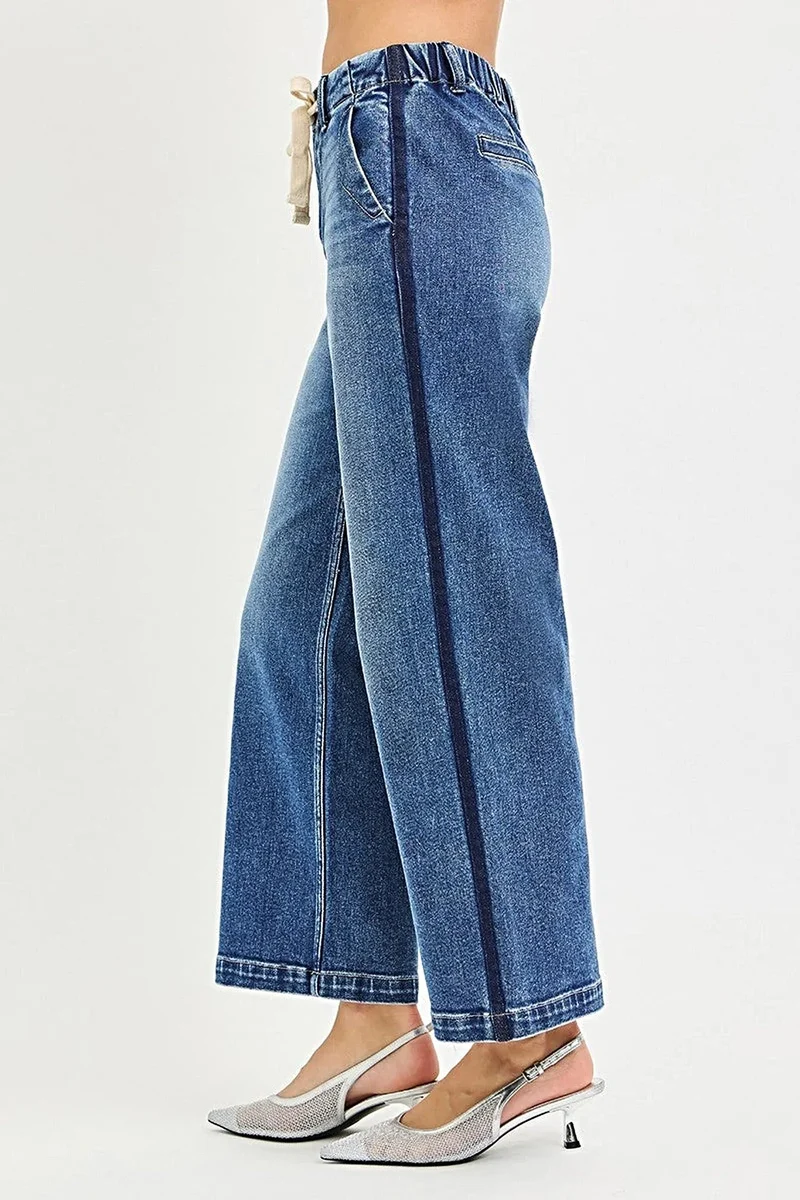 Geef je stijl een boost met de RISEN Elastic Band Wide Leg Jeans - High Rise & Cropped Fit