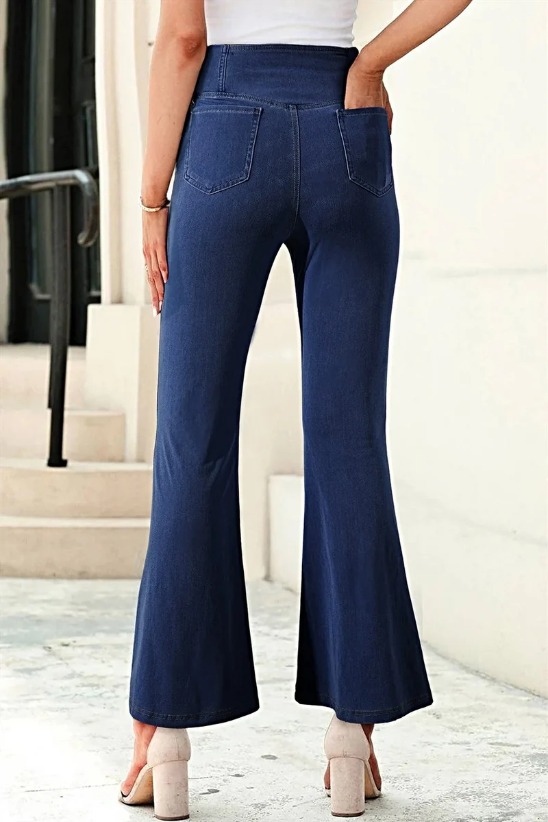Geef je stijl een boost met deze flared jeans met hoge taille - met zakken, licht elastisch en een luxe pasvorm.