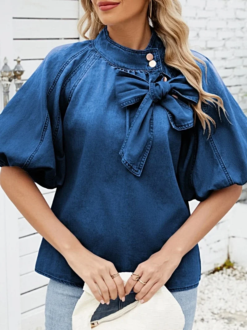 Stijlvol denim overhemd met strik en pofmouwen - elegante damestop van een rayonmix