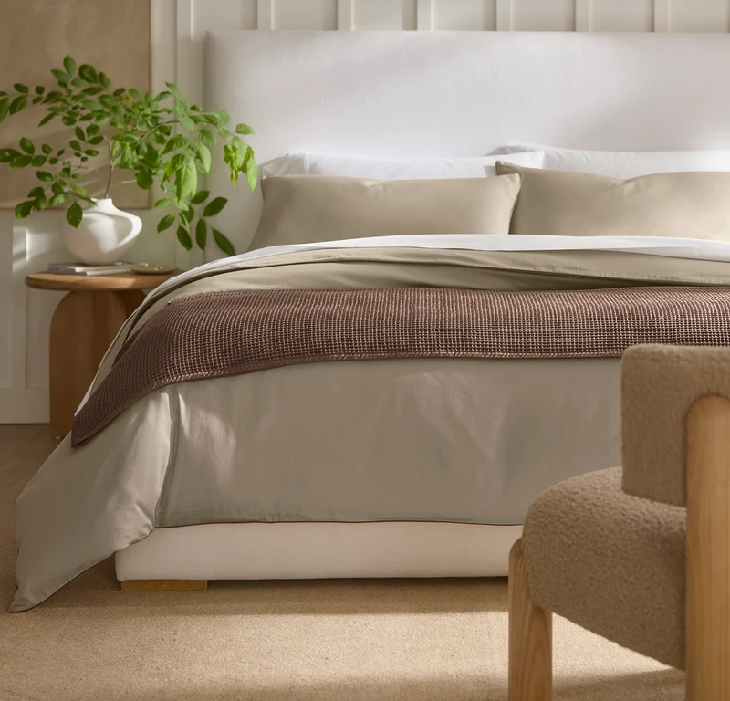 Signature Embellished Duvet Set - Oak/Walnut Piped Edge