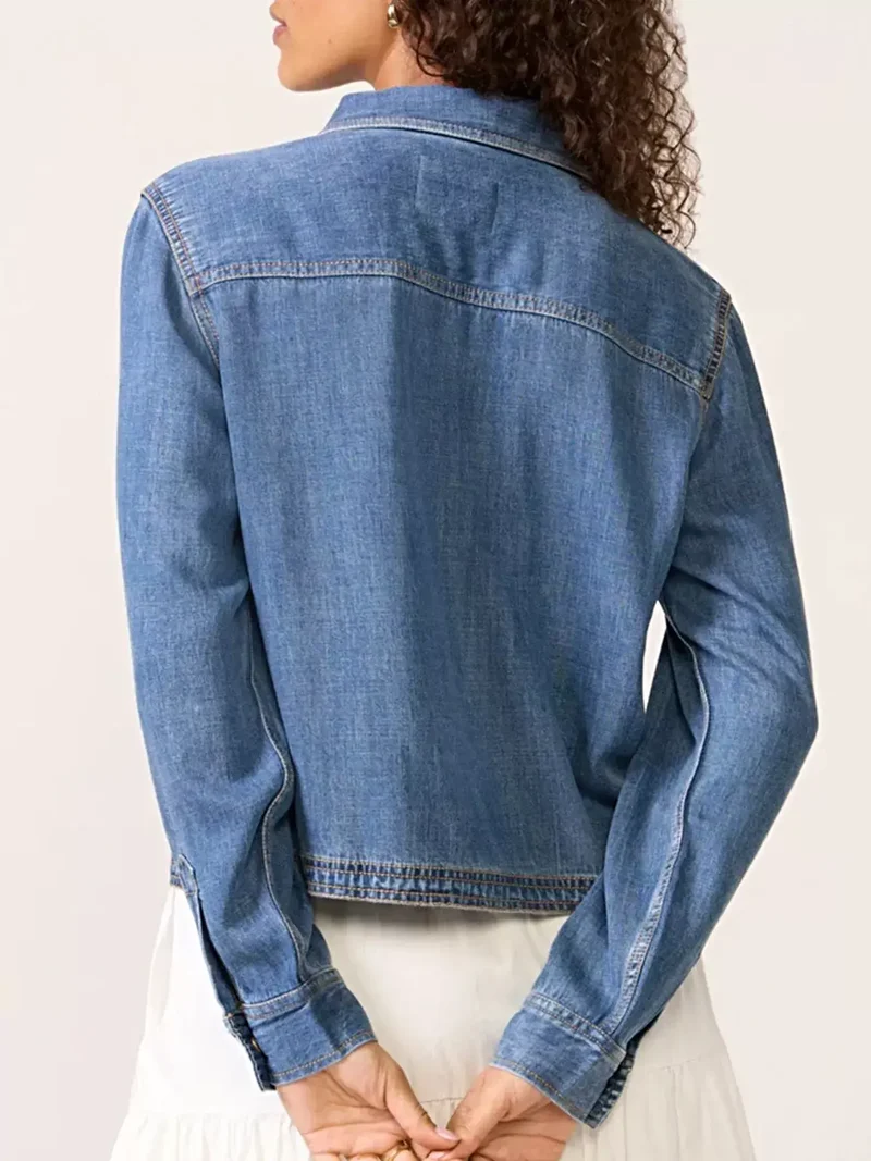 Stijlvolle cropped denim top met knoopdetails en zakken – Trendsi