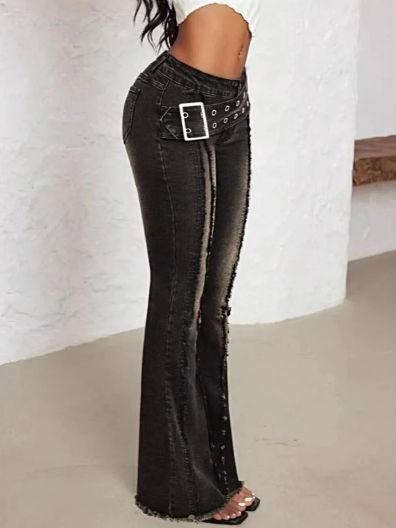 Chique flared jeans met riem, hoge taille en distressed details voor stijlvolle outfits