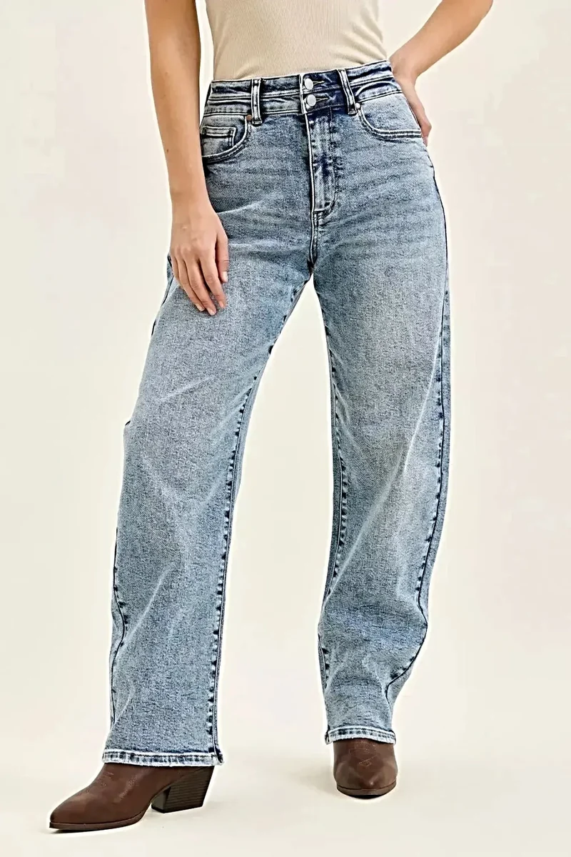 Judy Blue jeans met hoge taille voor grote maten - Marlow Arc-been met dubbele tailleband voor comfort de hele dag door.