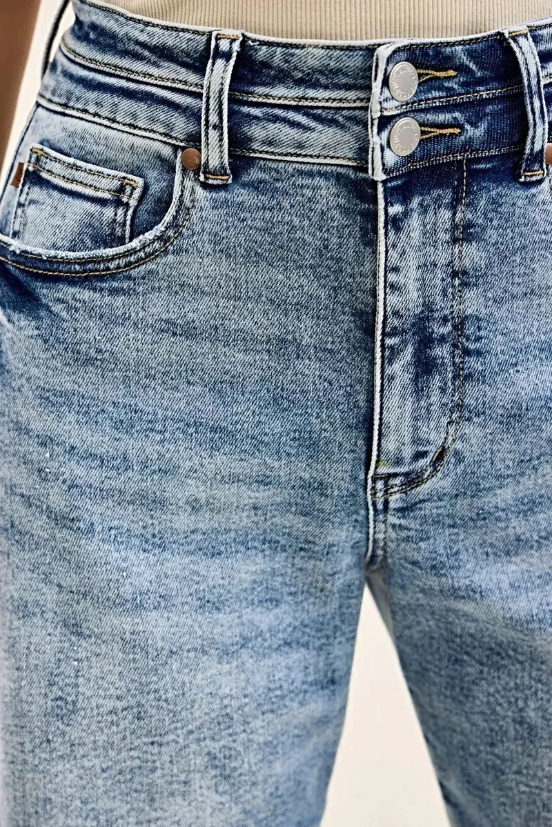 Judy Blue jeans met hoge taille voor grote maten - Marlow Arc-been met dubbele tailleband voor comfort de hele dag door.