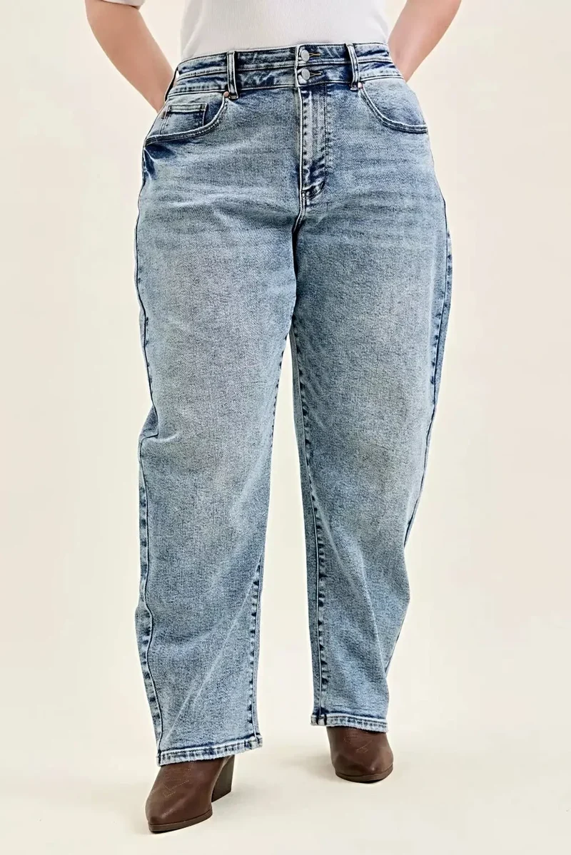 Judy Blue jeans met hoge taille voor grote maten - Marlow Arc-been met dubbele tailleband voor comfort de hele dag door.