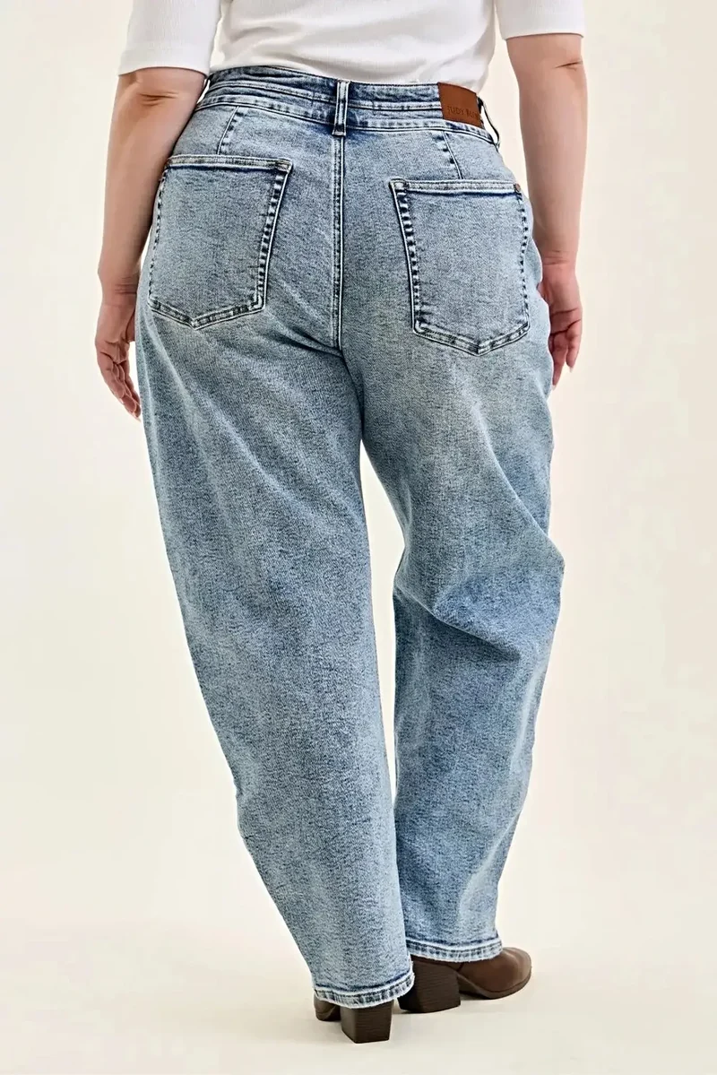 Judy Blue jeans met hoge taille voor grote maten - Marlow Arc-been met dubbele tailleband voor comfort de hele dag door.