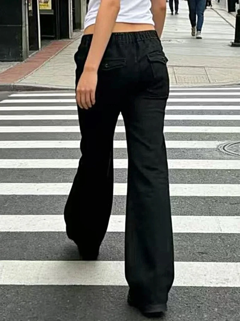 Stijlvolle jeans met wijde pijpen, contrasterende stiksels en zakken | 85% katoen, 15% polyester