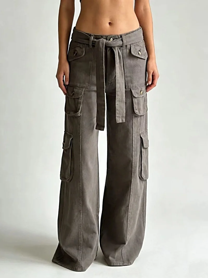 Luxe cargo jeans met wijde pijpen en zakken, gemaakt van 85% katoen - trendy en comfortabel.