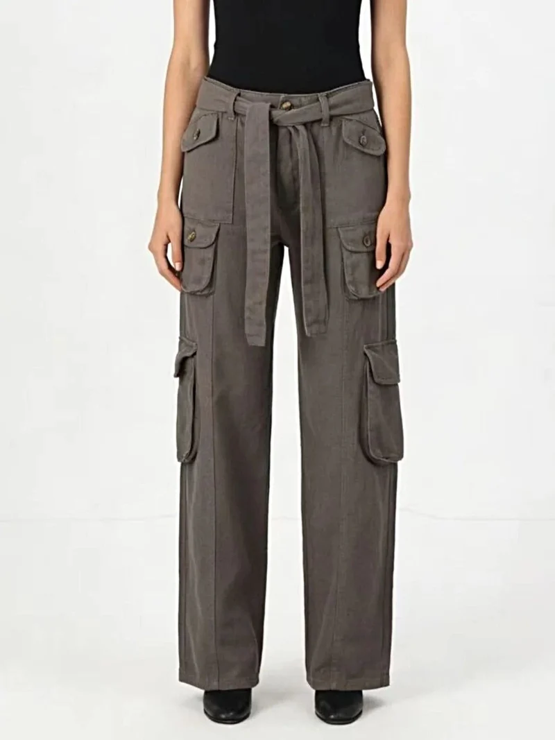 Luxe cargo jeans met wijde pijpen en zakken, gemaakt van 85% katoen - trendy en comfortabel.