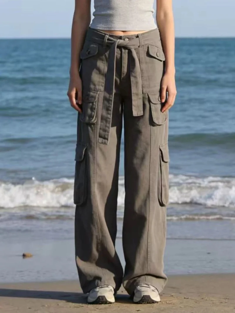 Luxe cargo jeans met wijde pijpen en zakken, gemaakt van 85% katoen - trendy en comfortabel.