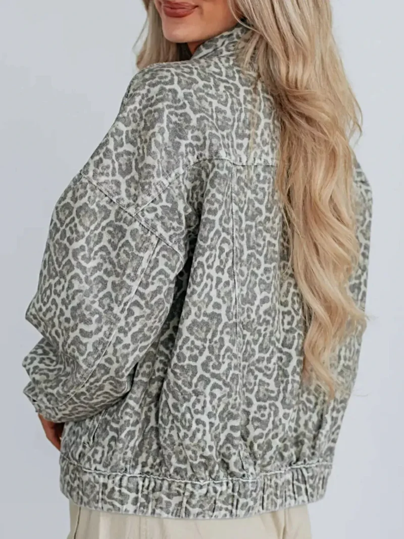 Stijlvol denim jack met luipaardprint, zakken en ritssluiting - Licht elastisch materiaal