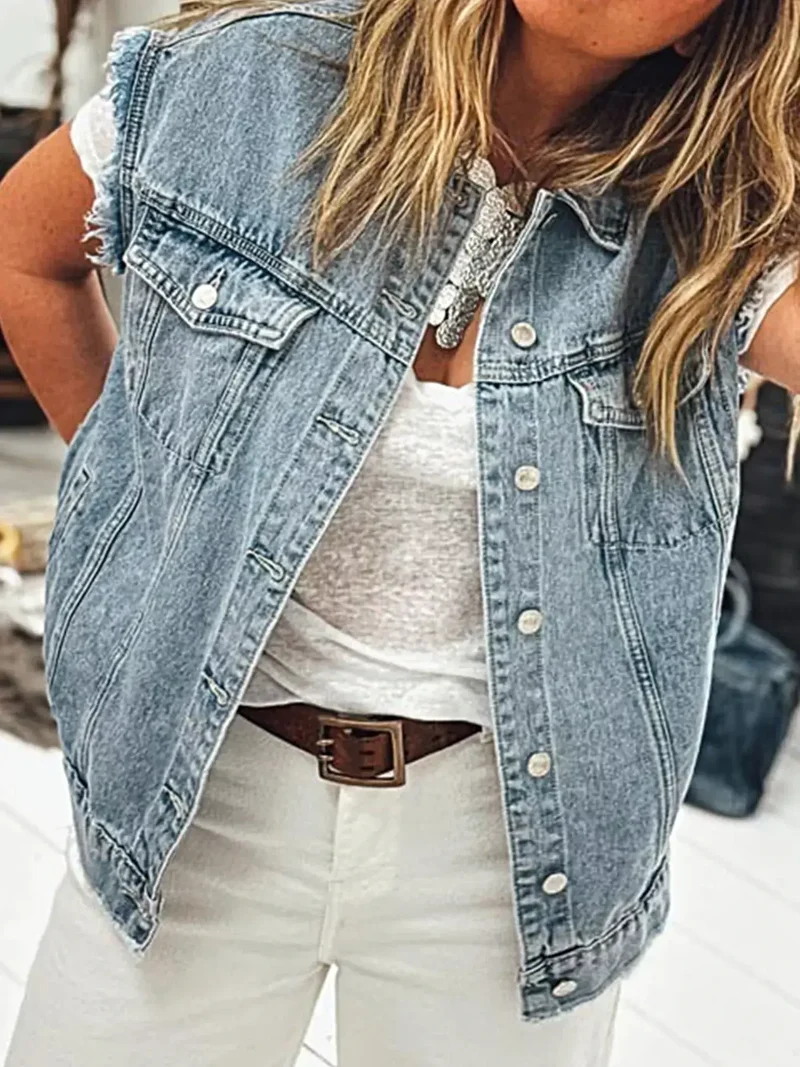 Stijlvol denim vest voor dames met klepzak en gerafelde details - comfortabele katoenmix