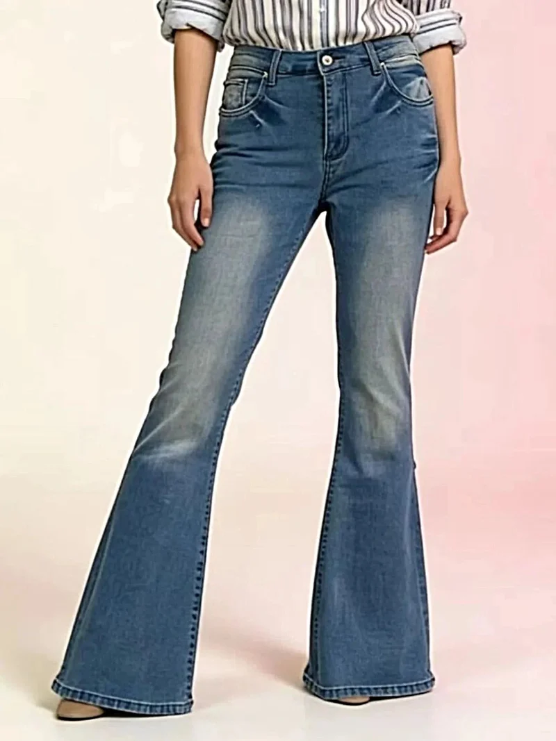 Plus size jeans met hoge taille en uitlopende pijpen, vintage wassing | Licht elastisch en met zakken