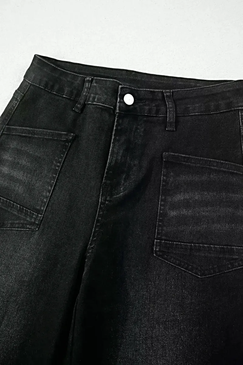 Stijlvolle, gerafelde, cropped, rechte jeans met zakken - moeiteloos chic voor elke gelegenheid.