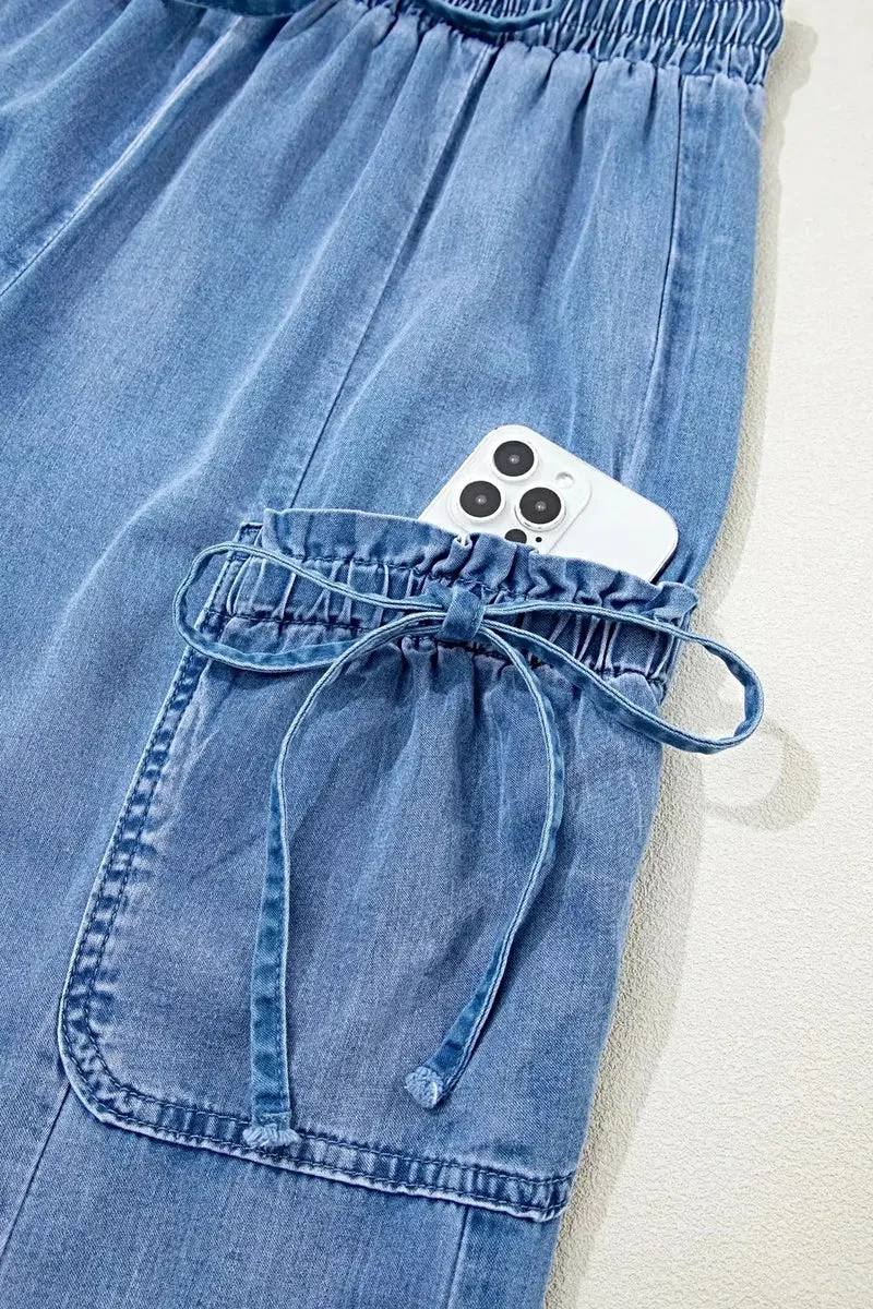 Luxe jeans met zakken en een losse pasvorm, voorzien van een elastische tailleband met trekkoord voor optimaal comfort.