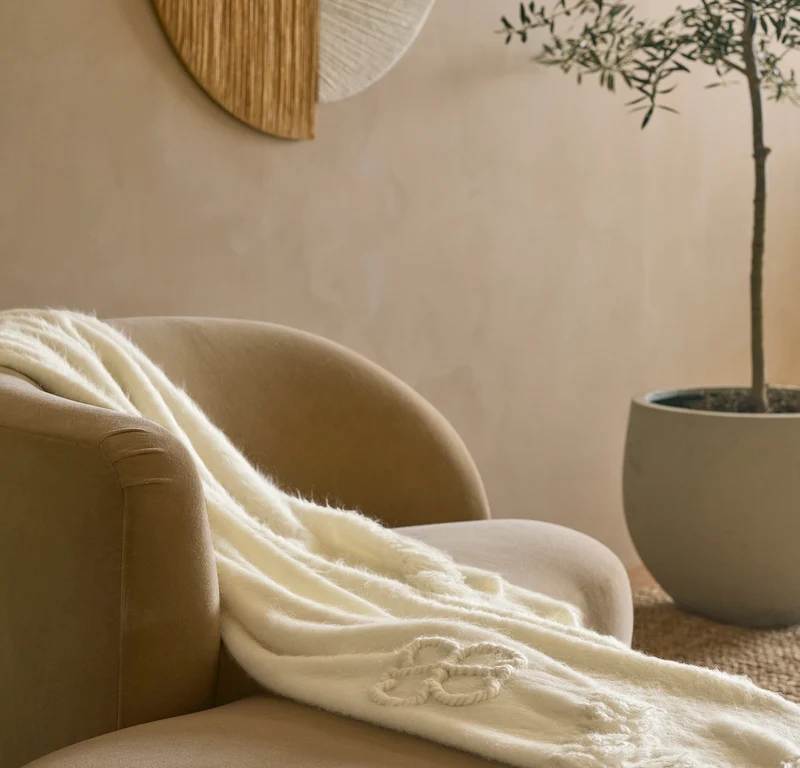 The Vérité Throw Blanket - Cream