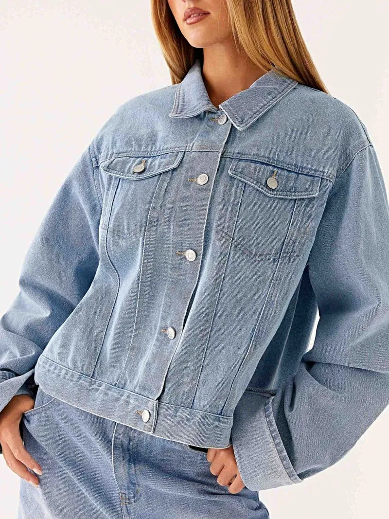 Stijlvol oversized spijkerjack met knoopsluiting en zakken - perfect om te combineren met andere kledingstukken.