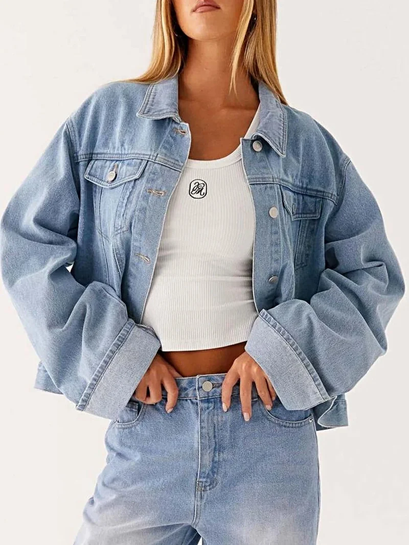 Stijlvol oversized spijkerjack met knoopsluiting en zakken - perfect om te combineren met andere kledingstukken.