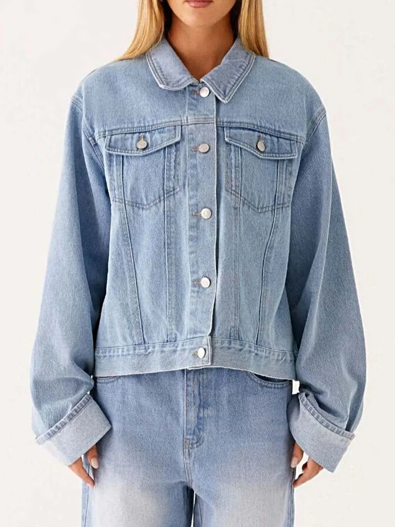 Stijlvol oversized spijkerjack met knoopsluiting en zakken - perfect om te combineren met andere kledingstukken.