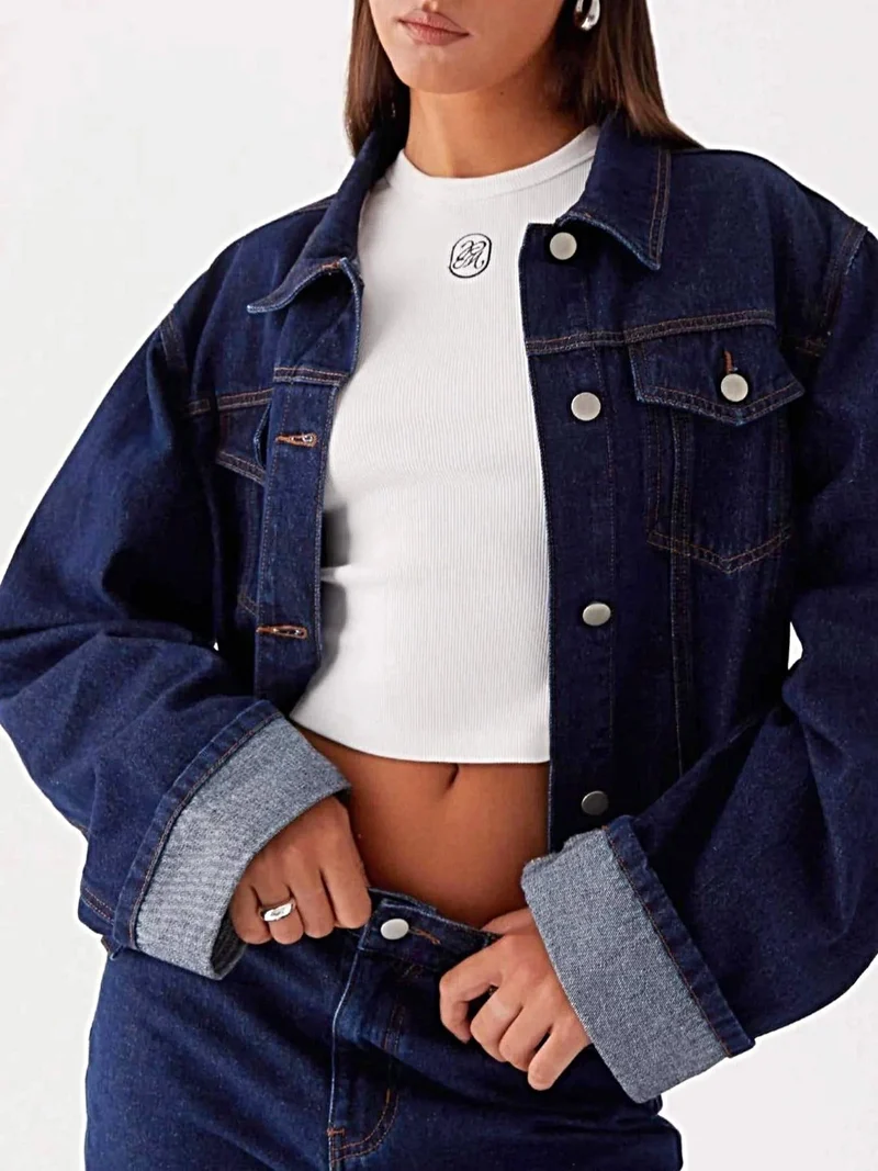 Stijlvol oversized spijkerjack met knoopsluiting en zakken - perfect om te combineren met andere kledingstukken.