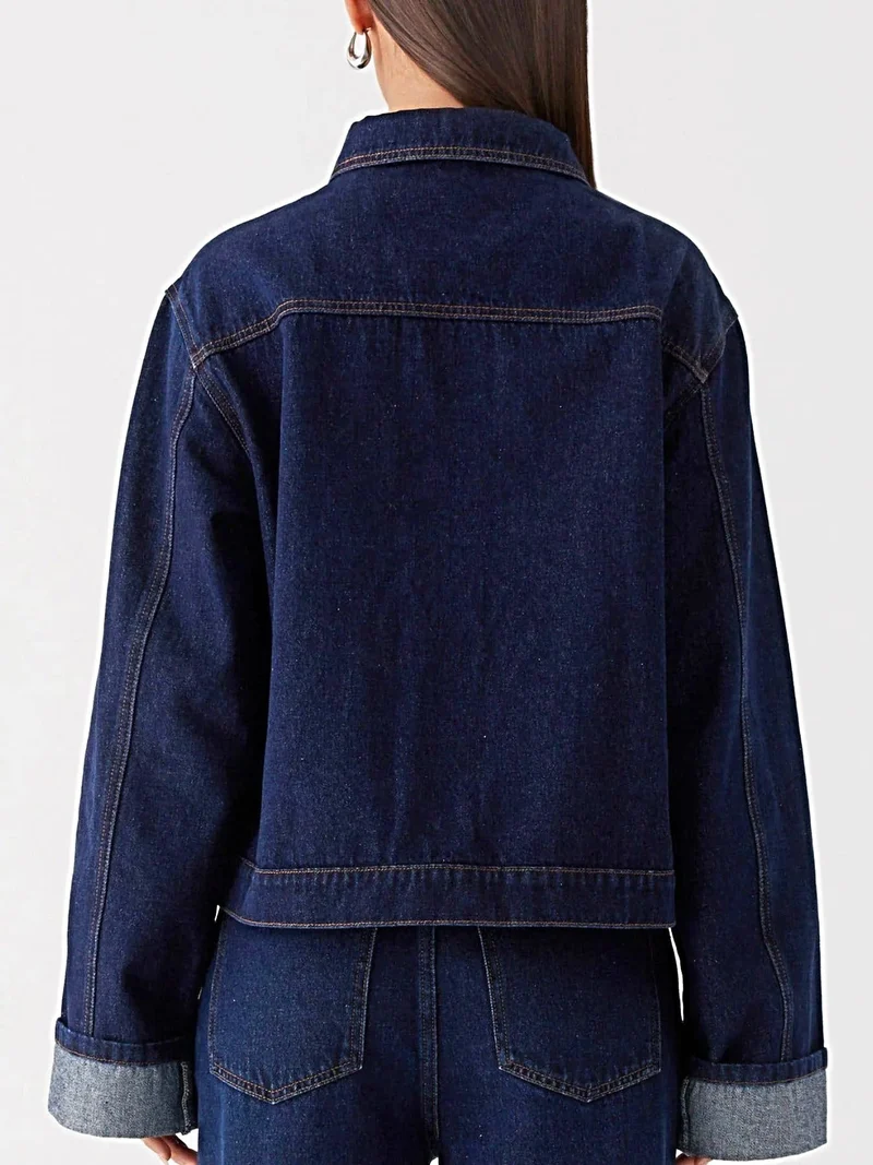 Stijlvol oversized spijkerjack met knoopsluiting en zakken - perfect om te combineren met andere kledingstukken.