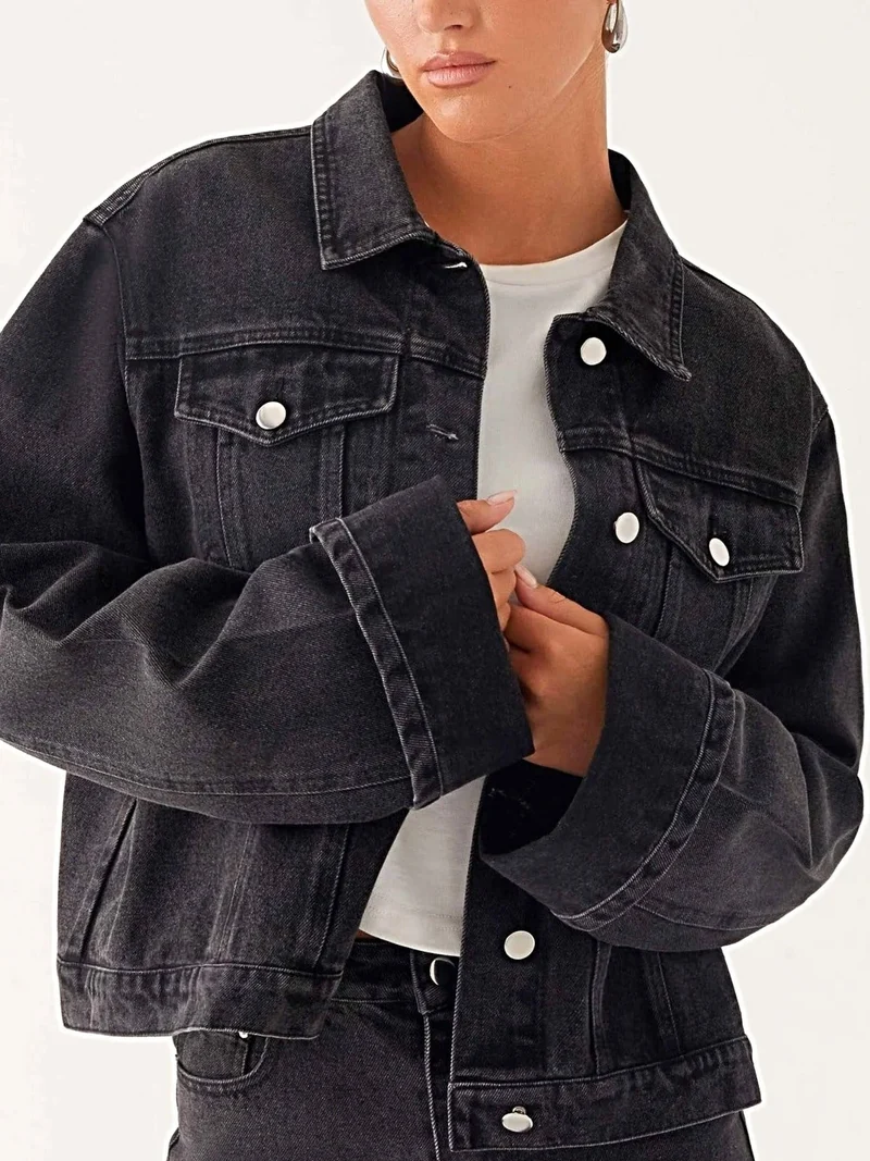 Stijlvol oversized spijkerjack met knoopsluiting en zakken - perfect om te combineren met andere kledingstukken.