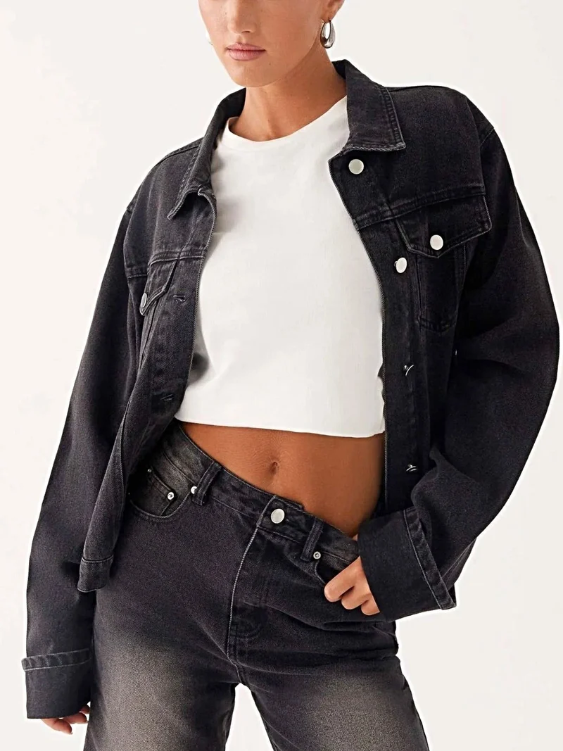 Stijlvol oversized spijkerjack met knoopsluiting en zakken - perfect om te combineren met andere kledingstukken.