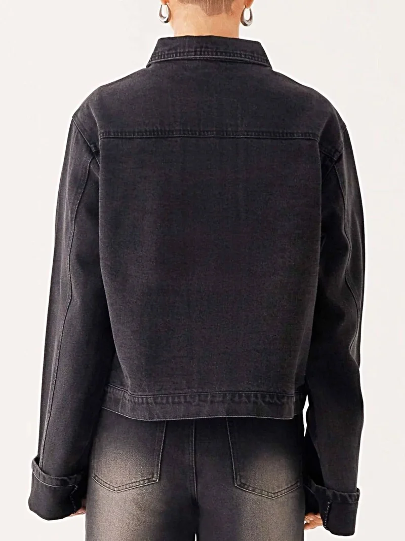 Stijlvol oversized spijkerjack met knoopsluiting en zakken - perfect om te combineren met andere kledingstukken.