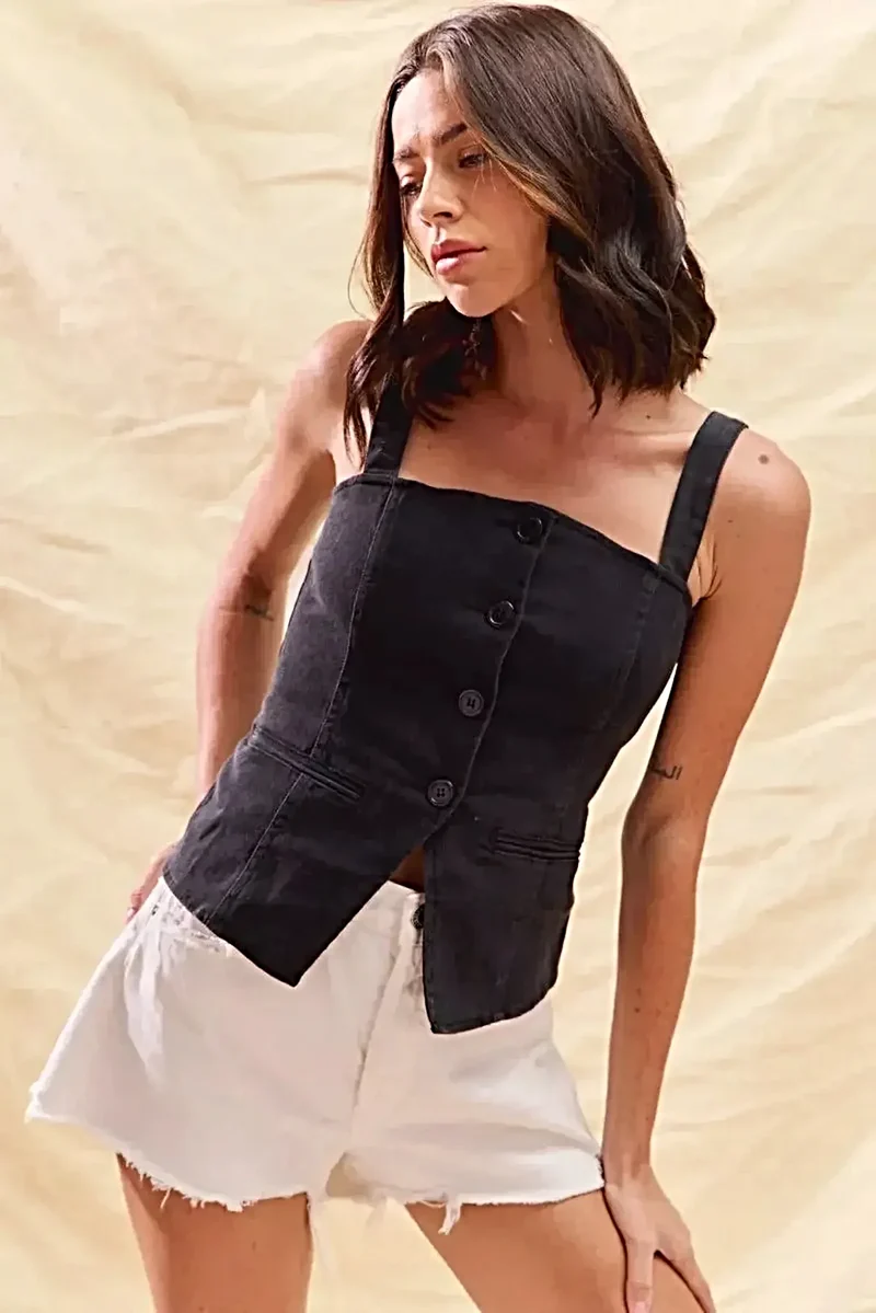 Mouwloze top met knoopsluiting - Aansluitende denimstijl voor wedstrijddagen met een klassiek design