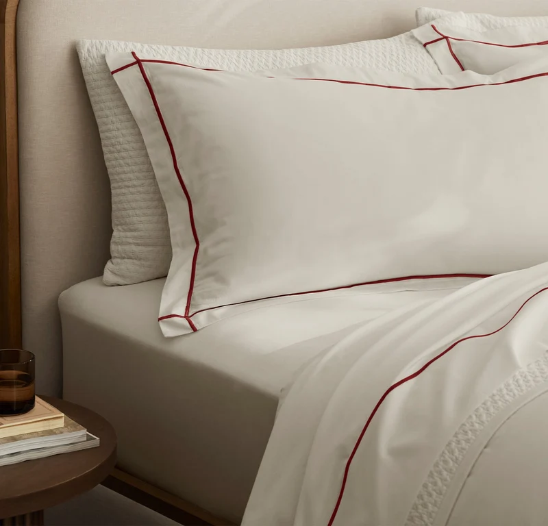 Signature Hemmed Duvet Set - White/Cranberry Embroidered