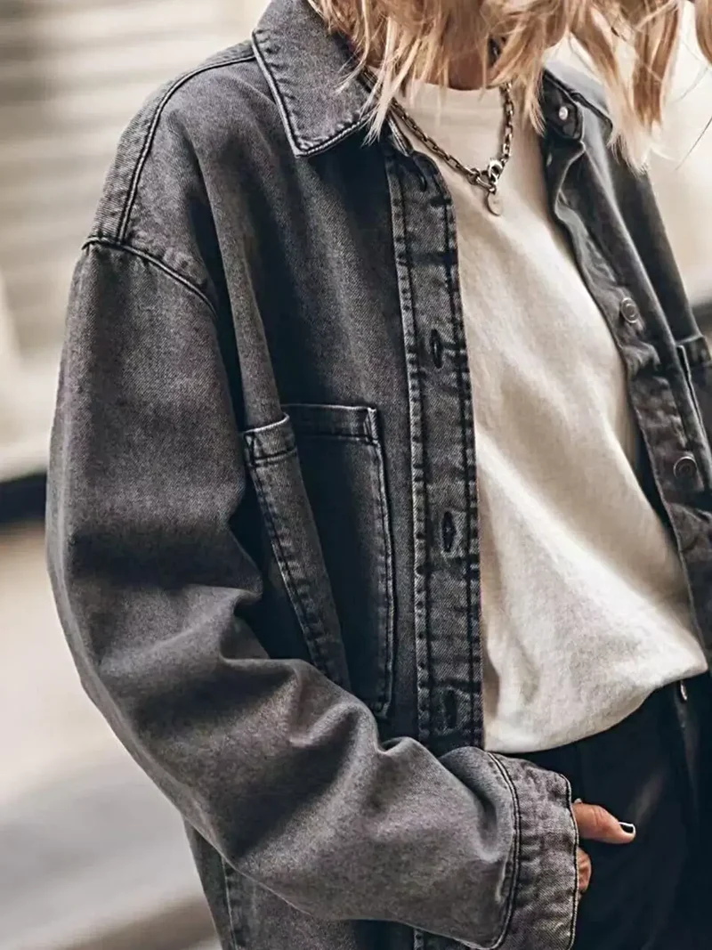 Stijlvol oversized denim overhemd met zak, klassiek ontwerp met knoopsluiting, 100% polyester