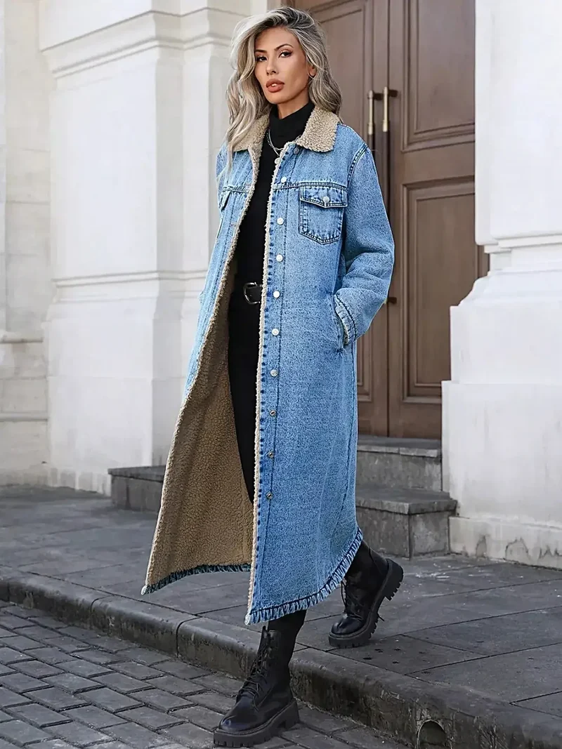Luxe lange denimjas met sherpa-voering en zakken - 85% katoen, perfect voor koude dagen.