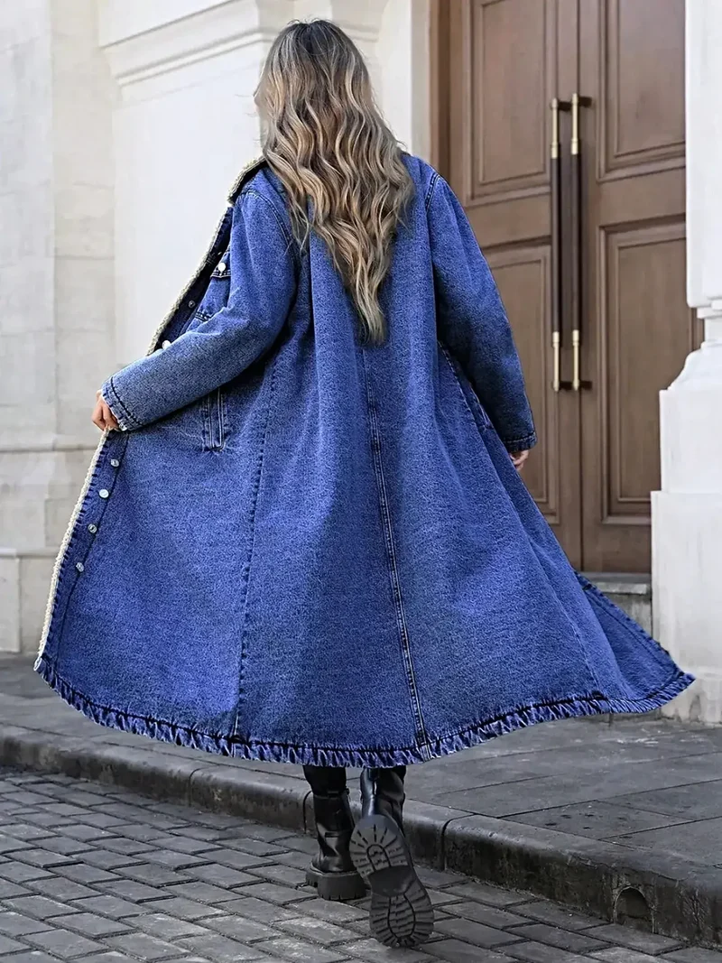 Luxe lange denimjas met sherpa-voering en zakken - 85% katoen, perfect voor koude dagen.