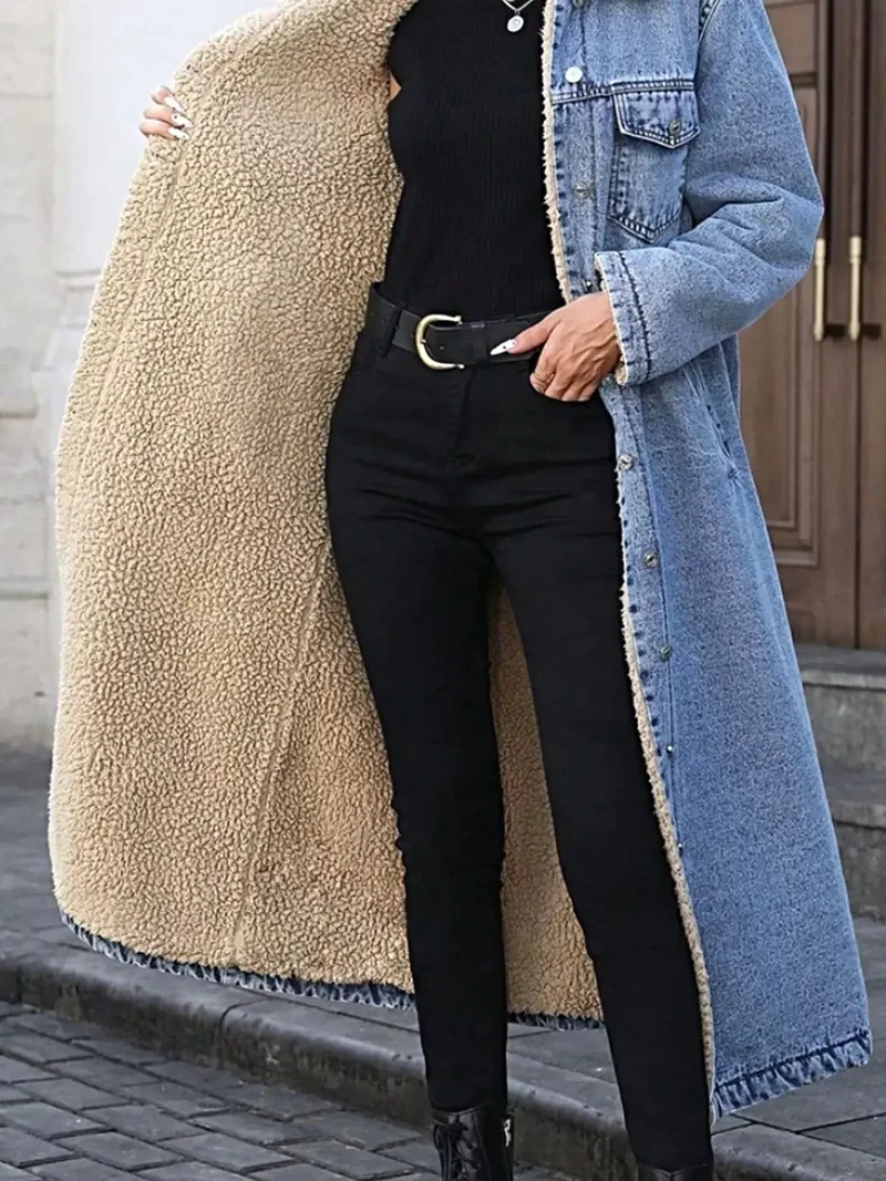 Luxe lange denimjas met sherpa-voering en zakken - 85% katoen, perfect voor koude dagen.