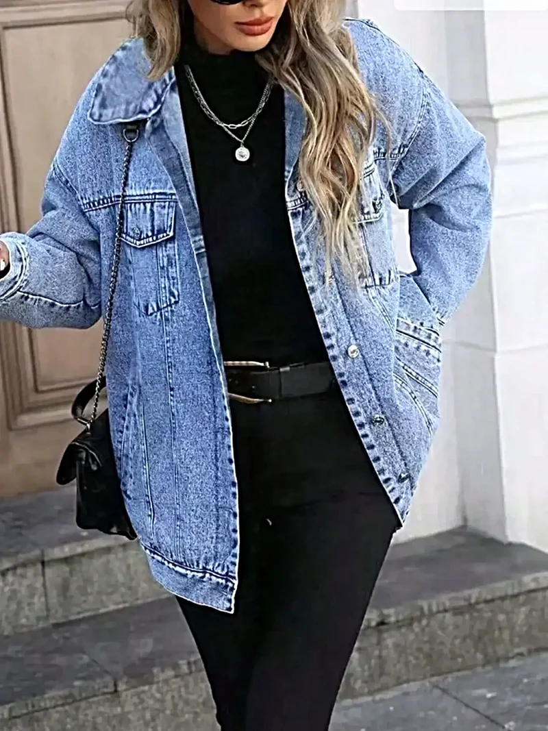 Luxe denimjack met wassing - oversized model met knoopsluiting en zakken, hoogwaardige mix van 85% katoen.
