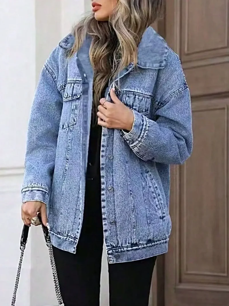 Luxe denimjack met wassing - oversized model met knoopsluiting en zakken, hoogwaardige mix van 85% katoen.