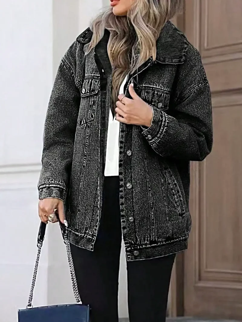 Luxe denimjack met wassing - oversized model met knoopsluiting en zakken, hoogwaardige mix van 85% katoen.