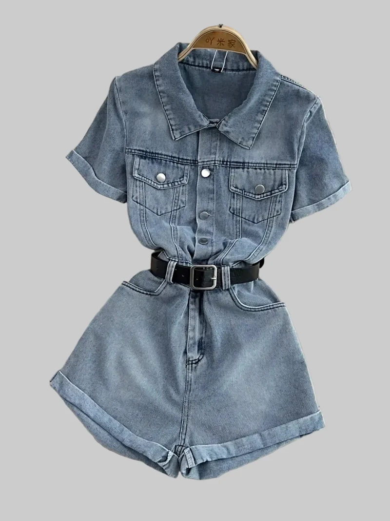 Chique denim jumpsuit met knoopjes, ceintuur, korte mouwen en zakken - Geïmporteerde stijl