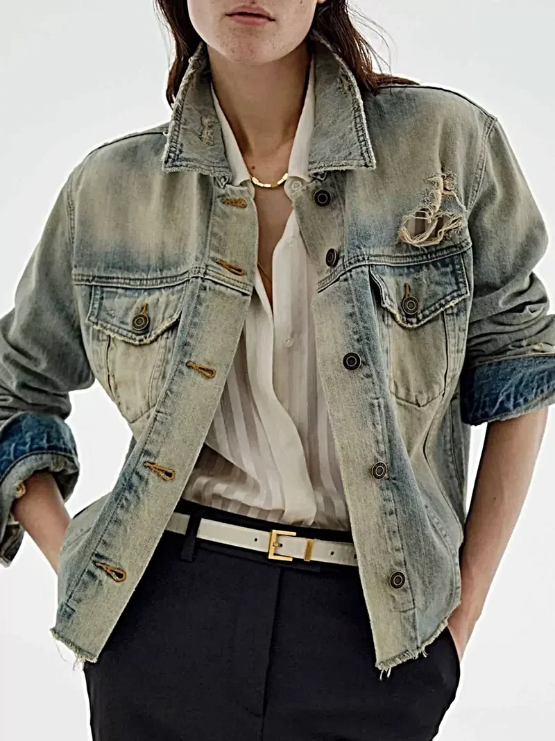 Stijlvol denim jack met een verwassen look en knoopsluiting - 85% katoen, 15% polyester.