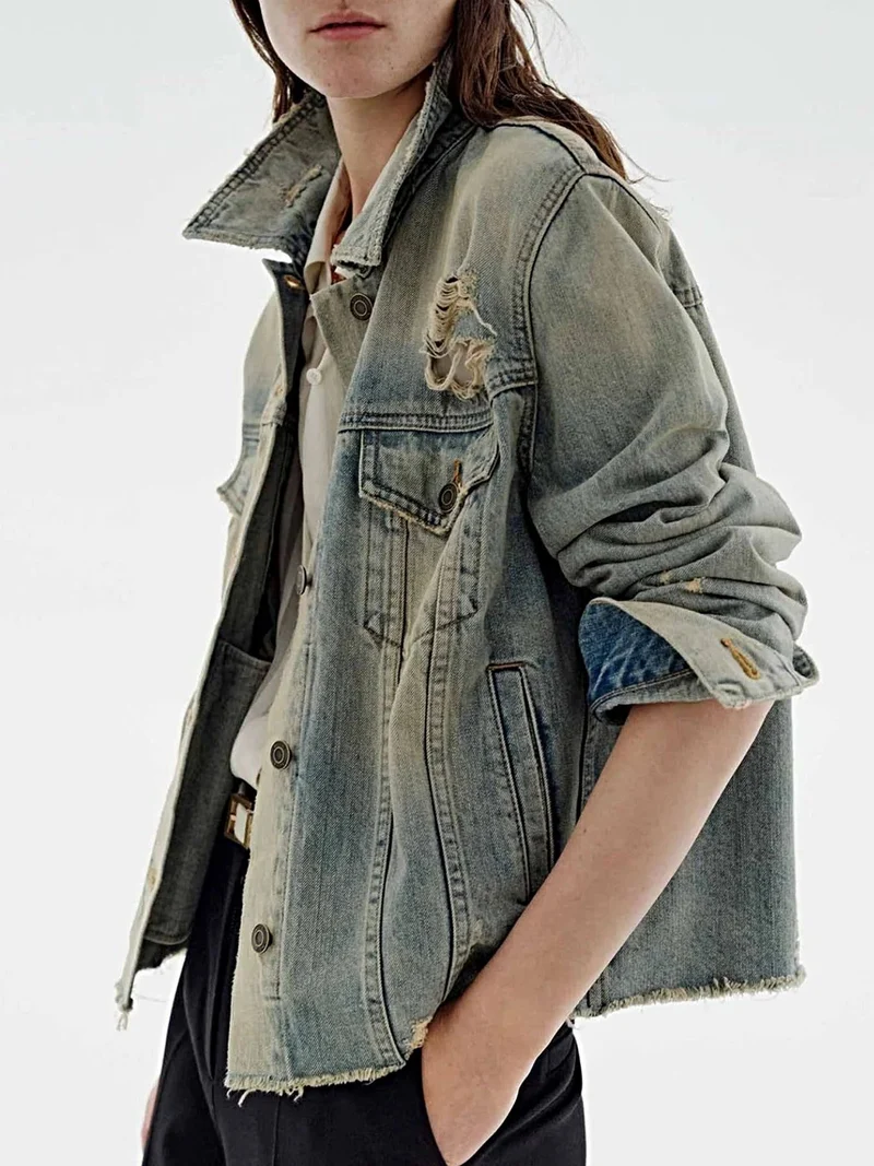Stijlvol denim jack met een verwassen look en knoopsluiting - 85% katoen, 15% polyester.