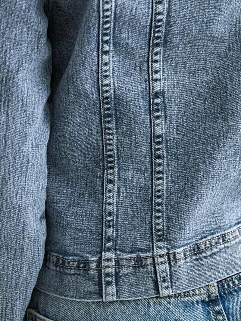 Klassiek denimjack voor dames - Tijdloze stijl met knoopsluiting en 85% katoen voor optimaal comfort.