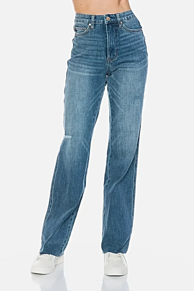 Judy Blue corrigerende jeans voor dames - hoge taille, onafgewerkte zoom, rechte pasvorm, stijlvol en comfortabel.
