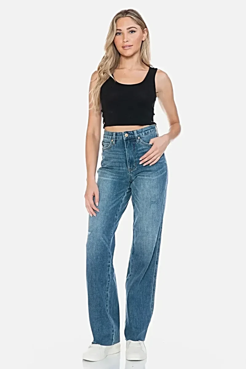 Judy Blue corrigerende jeans voor dames - hoge taille, onafgewerkte zoom, rechte pasvorm, stijlvol en comfortabel.