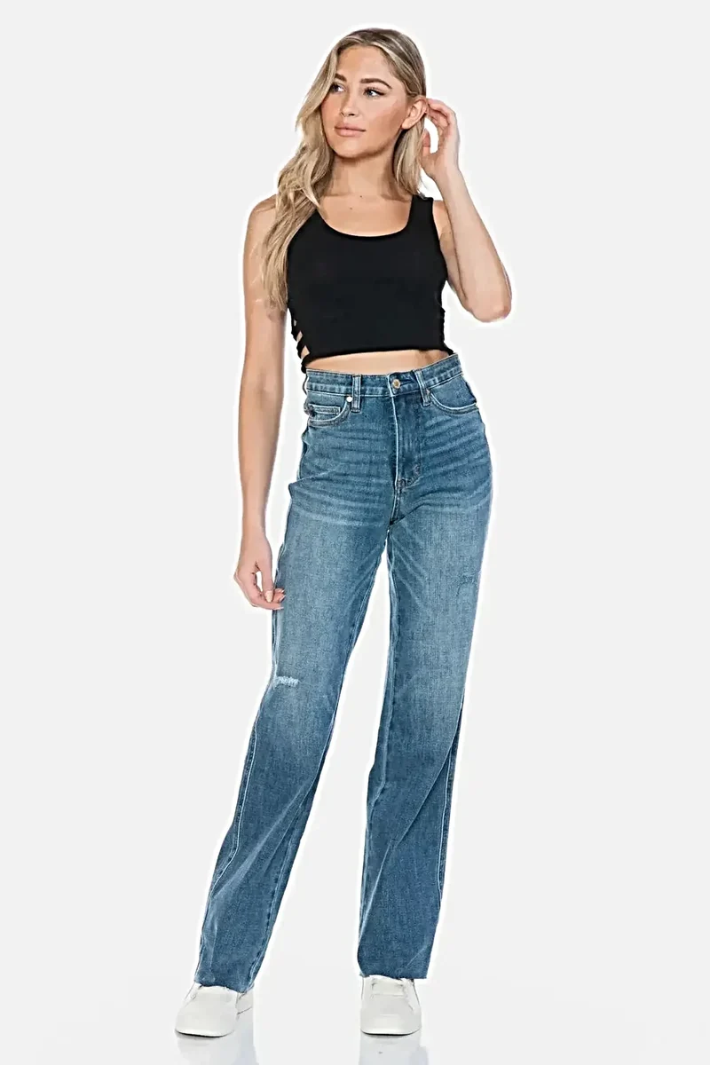 Judy Blue corrigerende jeans voor dames - hoge taille, onafgewerkte zoom, rechte pasvorm, stijlvol en comfortabel.