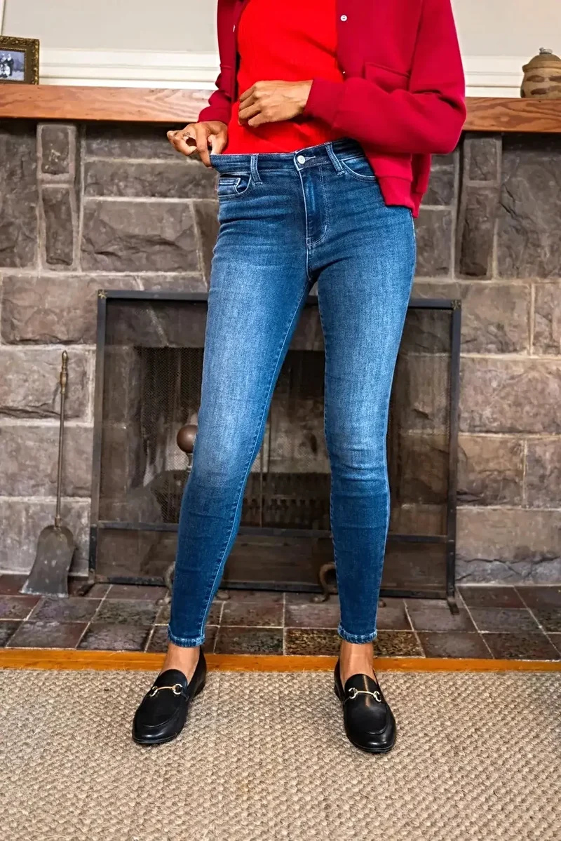 Judy Blue Skinny Jeans voor grote maten - Comfortabele gewassen thermische stof, flatterende pasvorm, trendy stijl