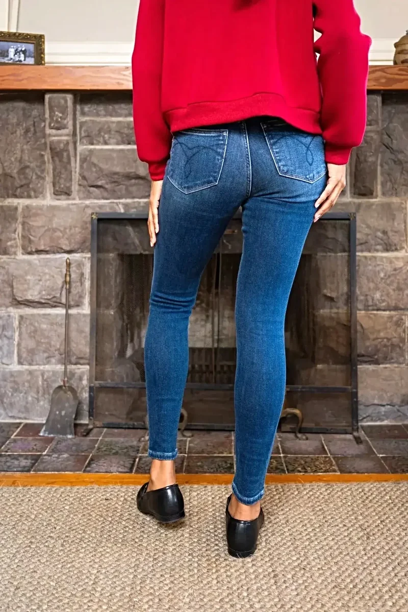 Judy Blue Skinny Jeans voor grote maten - Comfortabele gewassen thermische stof, flatterende pasvorm, trendy stijl