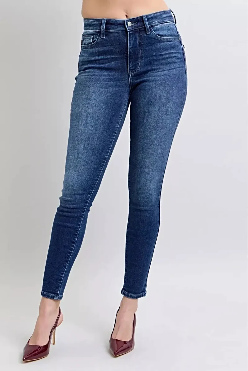 Judy Blue Skinny Jeans voor grote maten - Comfortabele gewassen thermische stof, flatterende pasvorm, trendy stijl
