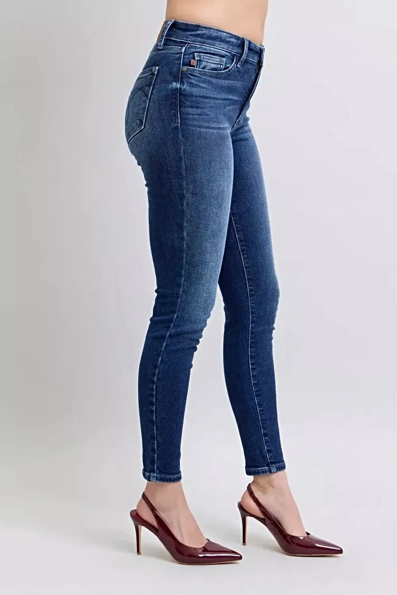 Judy Blue Skinny Jeans voor grote maten - Comfortabele gewassen thermische stof, flatterende pasvorm, trendy stijl