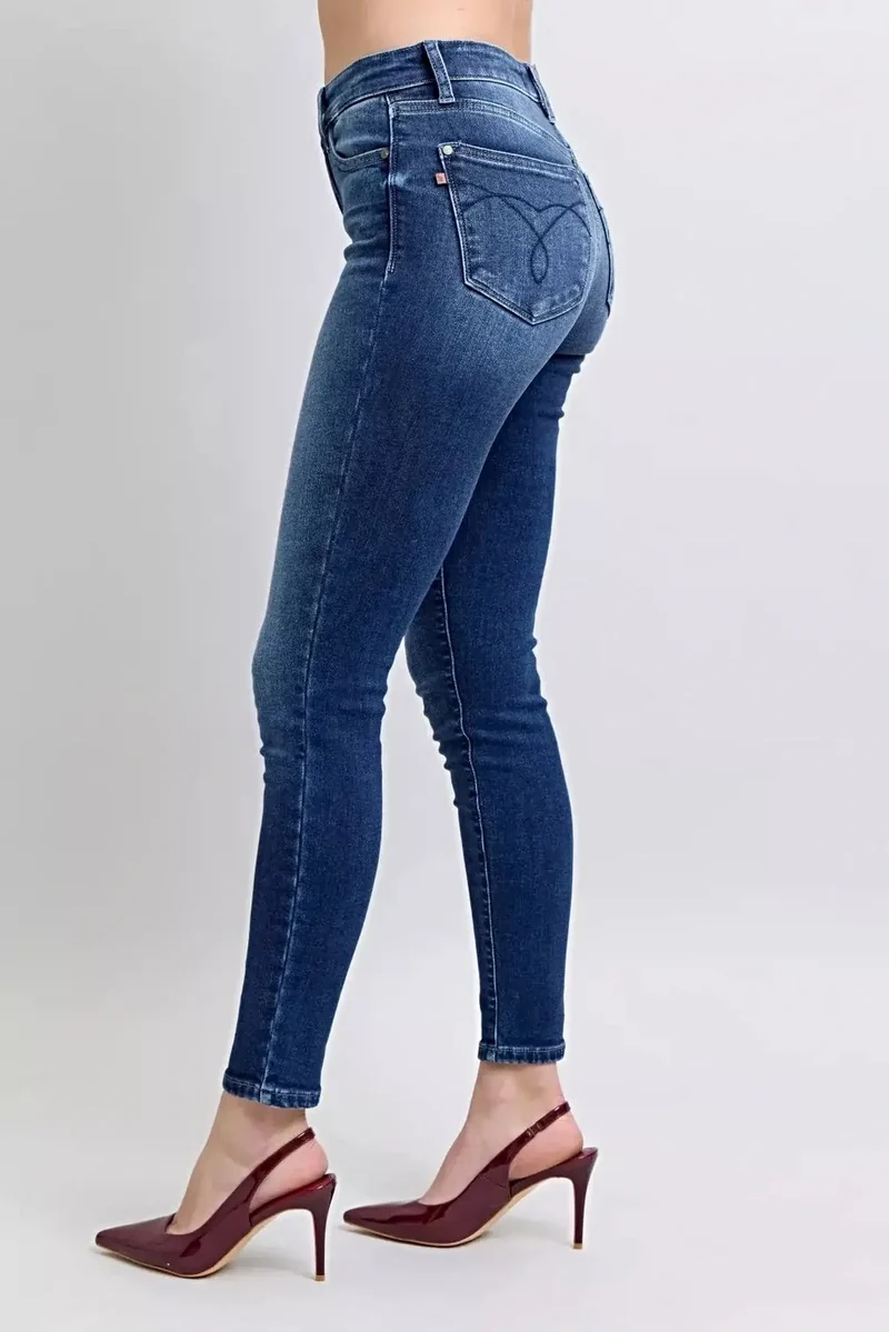 Judy Blue Skinny Jeans voor grote maten - Comfortabele gewassen thermische stof, flatterende pasvorm, trendy stijl